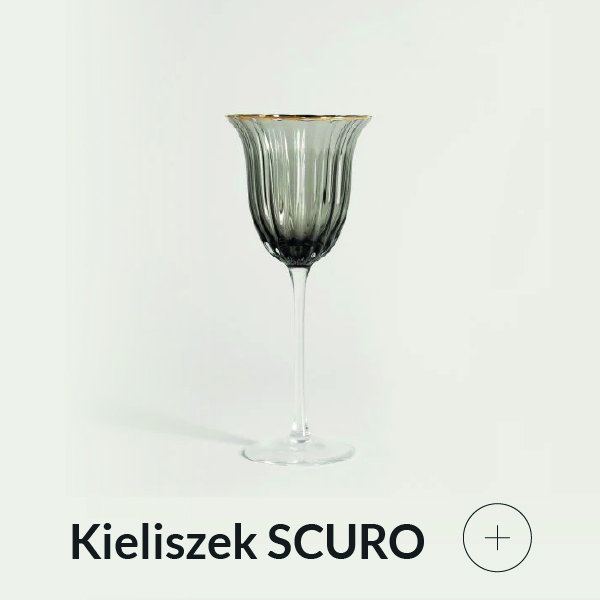 Kieliszek czarny ze złotym rantem