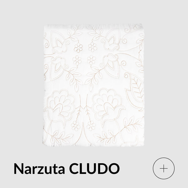 Narzuta biała z haftem