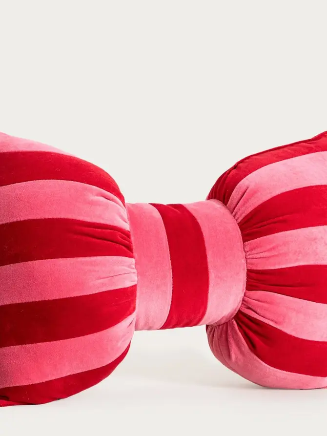 Poduszka PINKY BOW w kształcie kokardy 30x45 cm