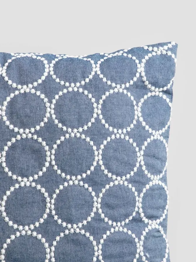 Poszewka DORNES z haftowanym wzorem 45x45 cm