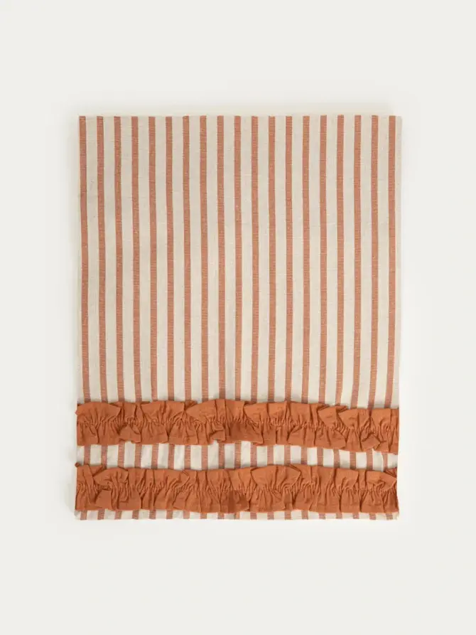 Obrus DAVIO bawełniany w paski brązowe z falbaną 130x180 cm