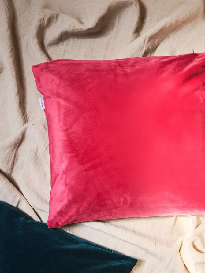 Poszewka GOSTA welwetowa fuksjowa 45x45 cm