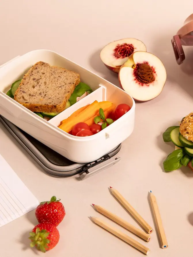 Lunchbox LOENE biały 750 ml