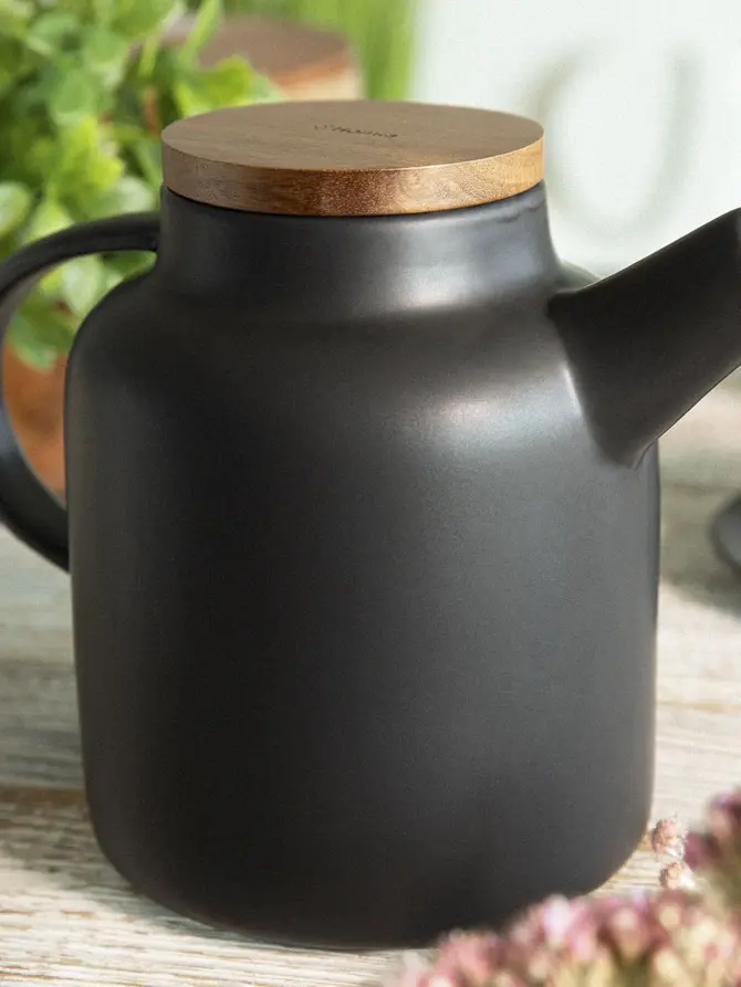 Dzbanek POLINE z akacjowym wieczkiem czarny 1,5l