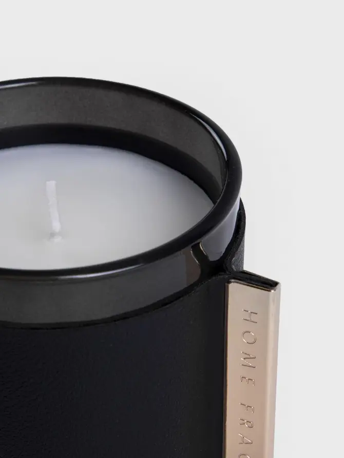 Świeca zapachowa SLEEK LEATHER Amber Musk 225 g