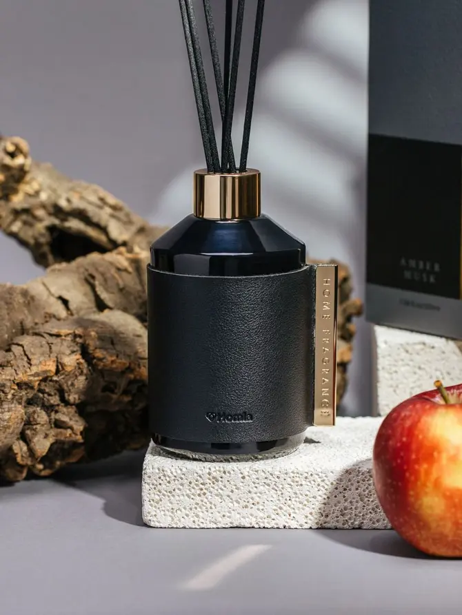 Dyfuzor zapachowy SLEEK LEATHER Amber Musk 200 ml