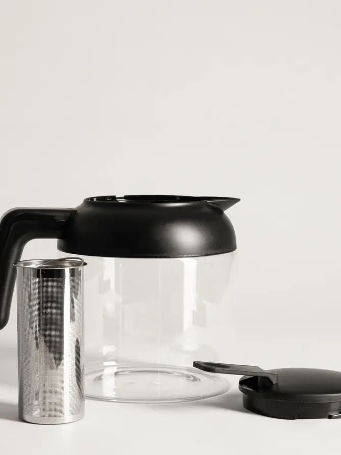 Dzbanek FUTURO z zaparzaczem 1,5 l