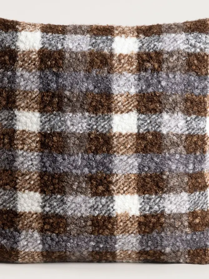 Poszewka BARNA w kratę boucle 45x45cm