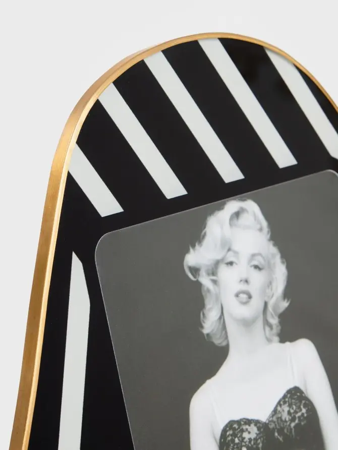 Ramka na zdjęcie MONROE LOVE o nieregularnym kształcie z wizerunkiem Marilyn Monroe 13x18 cm