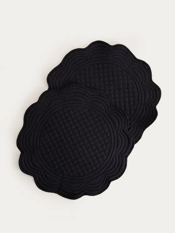 Maty stołowe ALVEN czarne okrągłe z pikowaniem, zestaw 2 szt. 38cm
