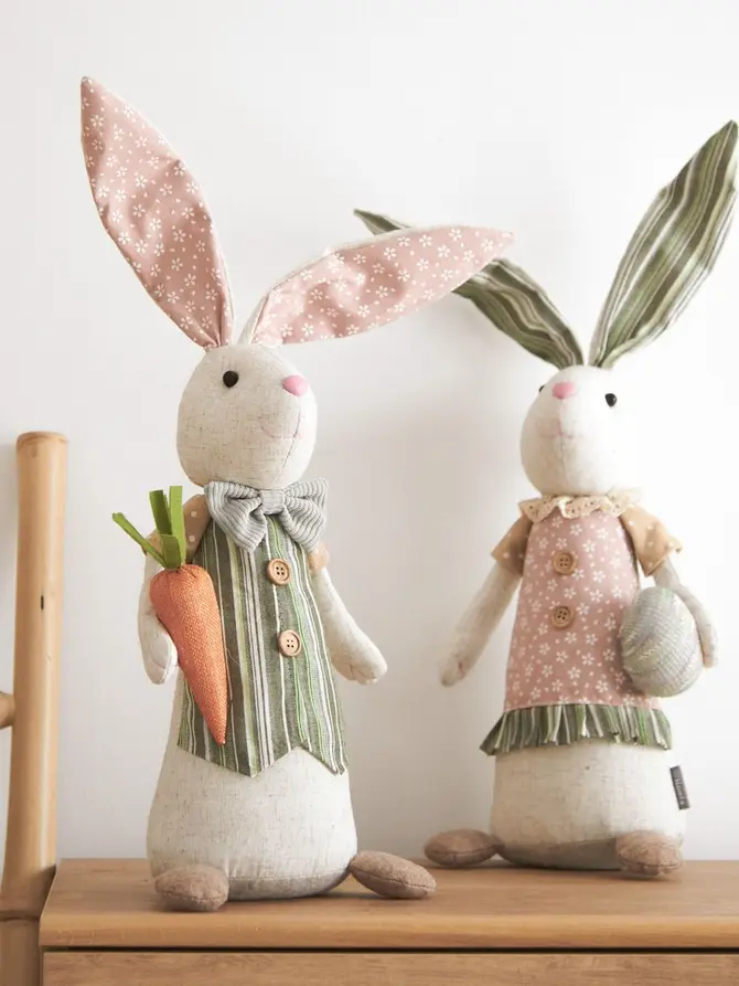 Skrzat CARROT stojący zając wielkanocny z marchewką 55 cm