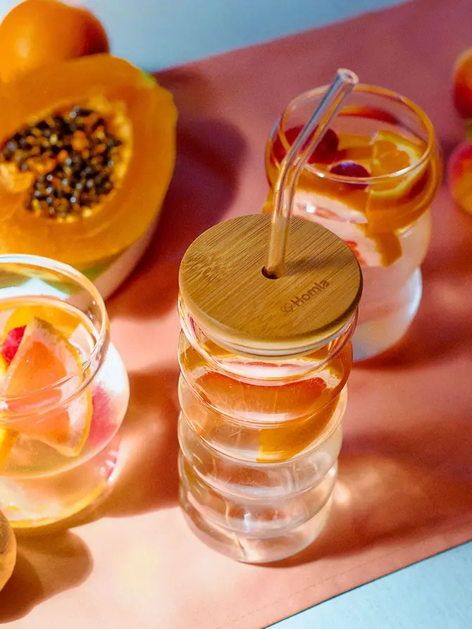 Szklanka BUBBLY SUMMER z bambusową pokrywką i szklaną słomką 0,45 l