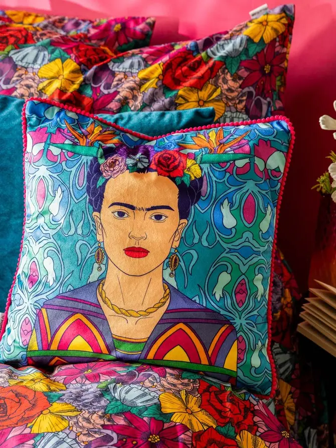 Poszewka FRIDA KAHLO z lamówką 45x45 cm
