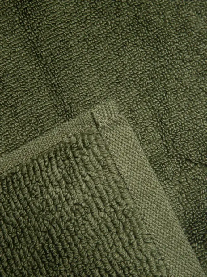 Ręcznik DESMA oliwkowy miękki 600 gsm 50x90 cm