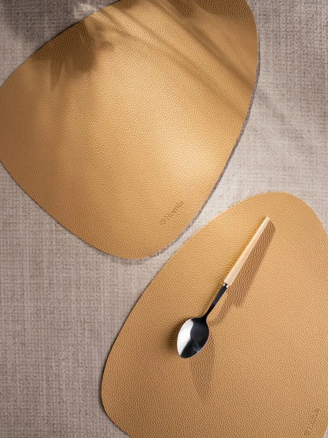 Maty stołowe FEMELO beżowe, zestaw 2 szt. 38 cm