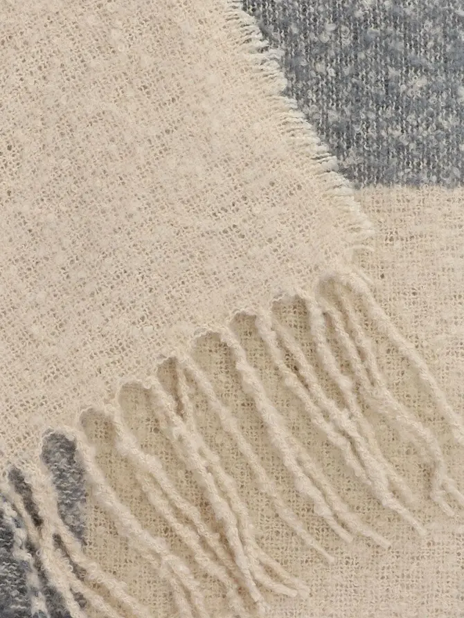 Koc ALLORA z przędzy boucle beżowy 130x170 cm