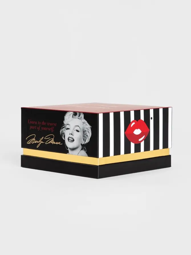 Świeca zapachowa MONROE CARNIVAL Jasmine Embers 700 g