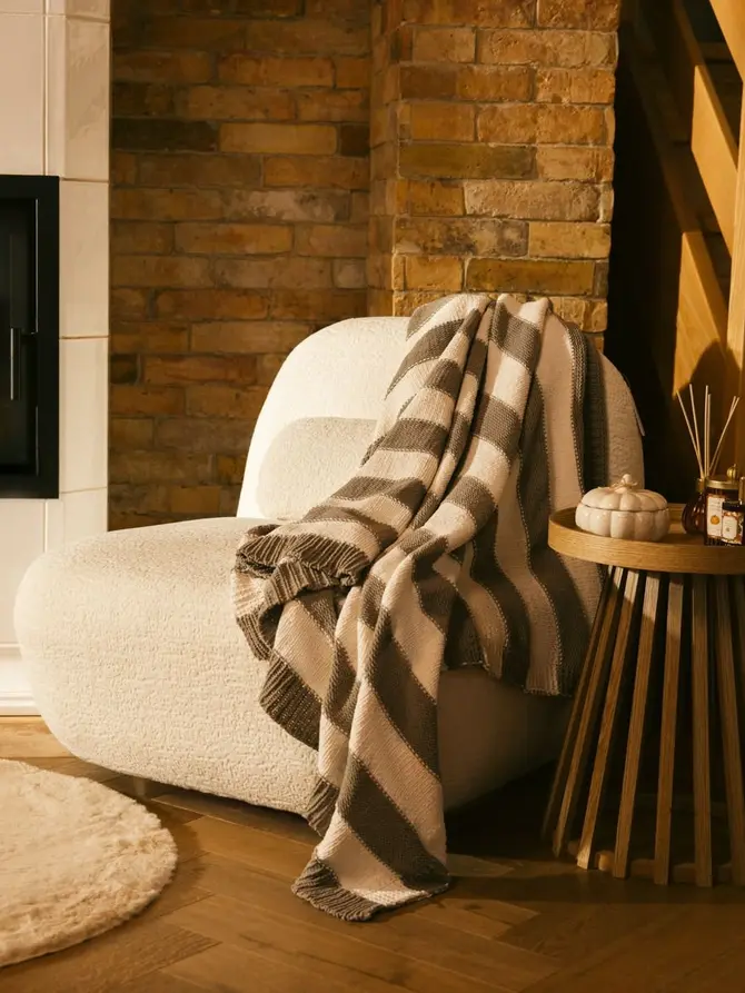 Fotel NORDVIK obrotowy ecru 82x87x74 cm