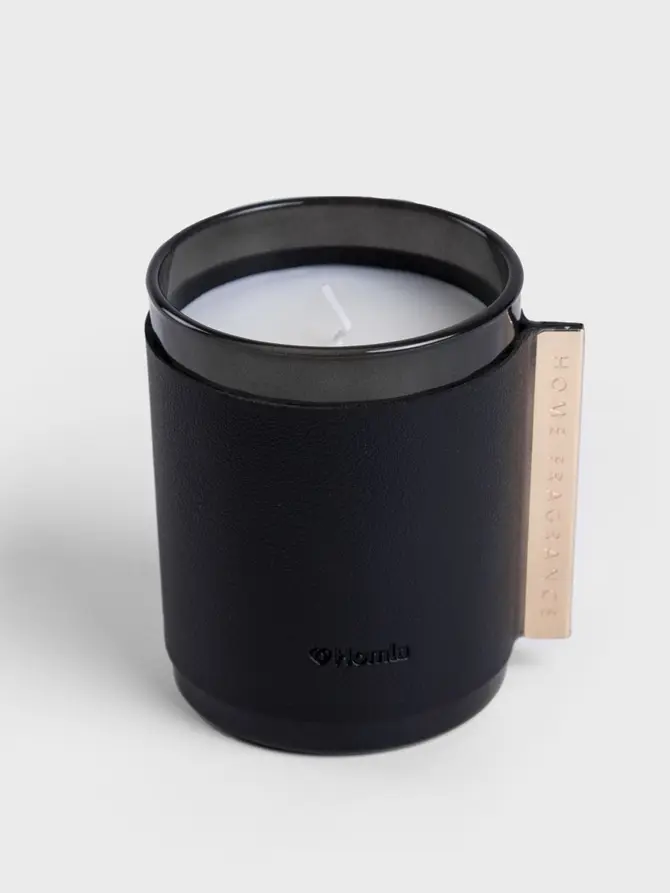 Świeca zapachowa SLEEK LEATHER Amber Musk 225 g