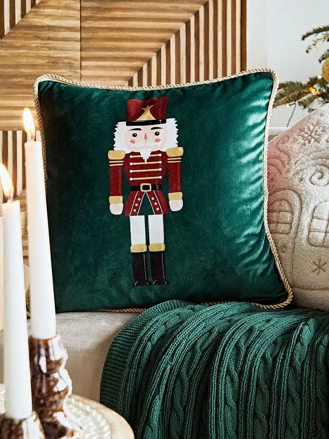 Poszewka NUTCRACKER welwetowa z dziadkiem do orzechów 45x45 cm